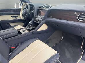 2025 Bentley Bentayga — photo 3